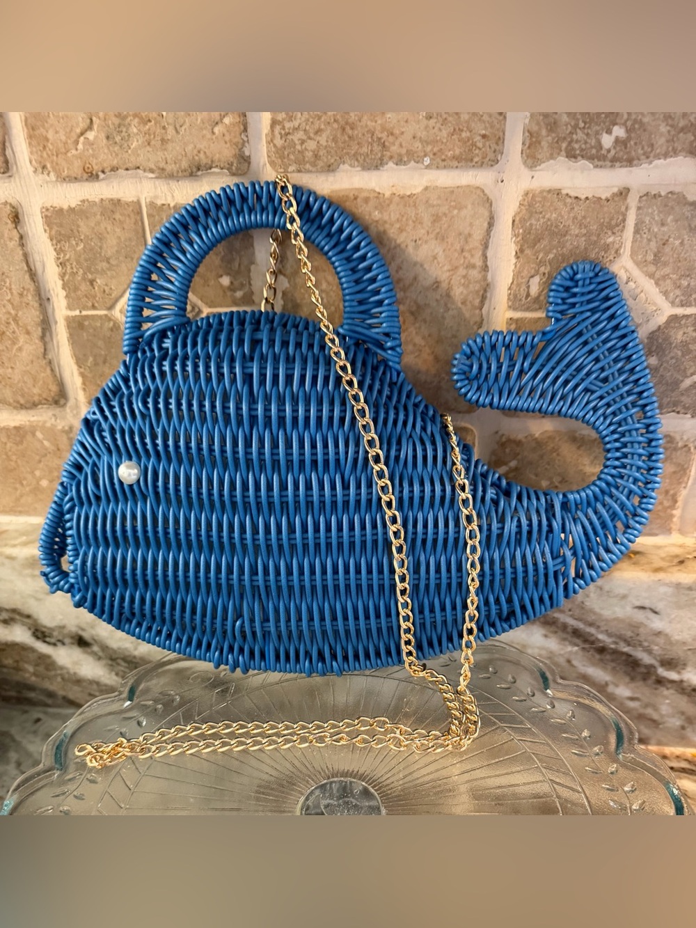 Viral Tommy Bahama Blue Whale Wicker Crossbody with Gold Chain Strap